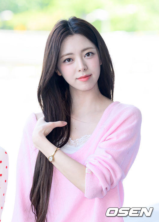 장원영X앤 해서웨이, 동서양 대표 바비인형…